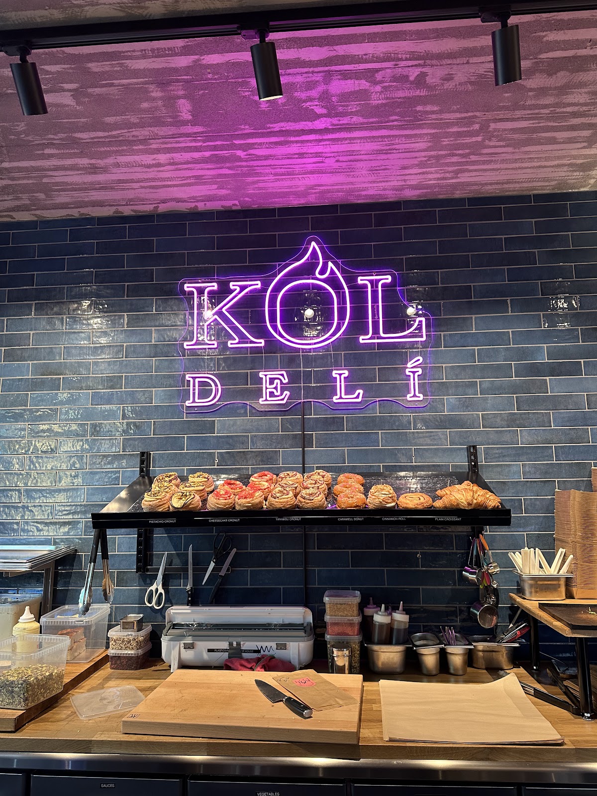 Kol deli interior