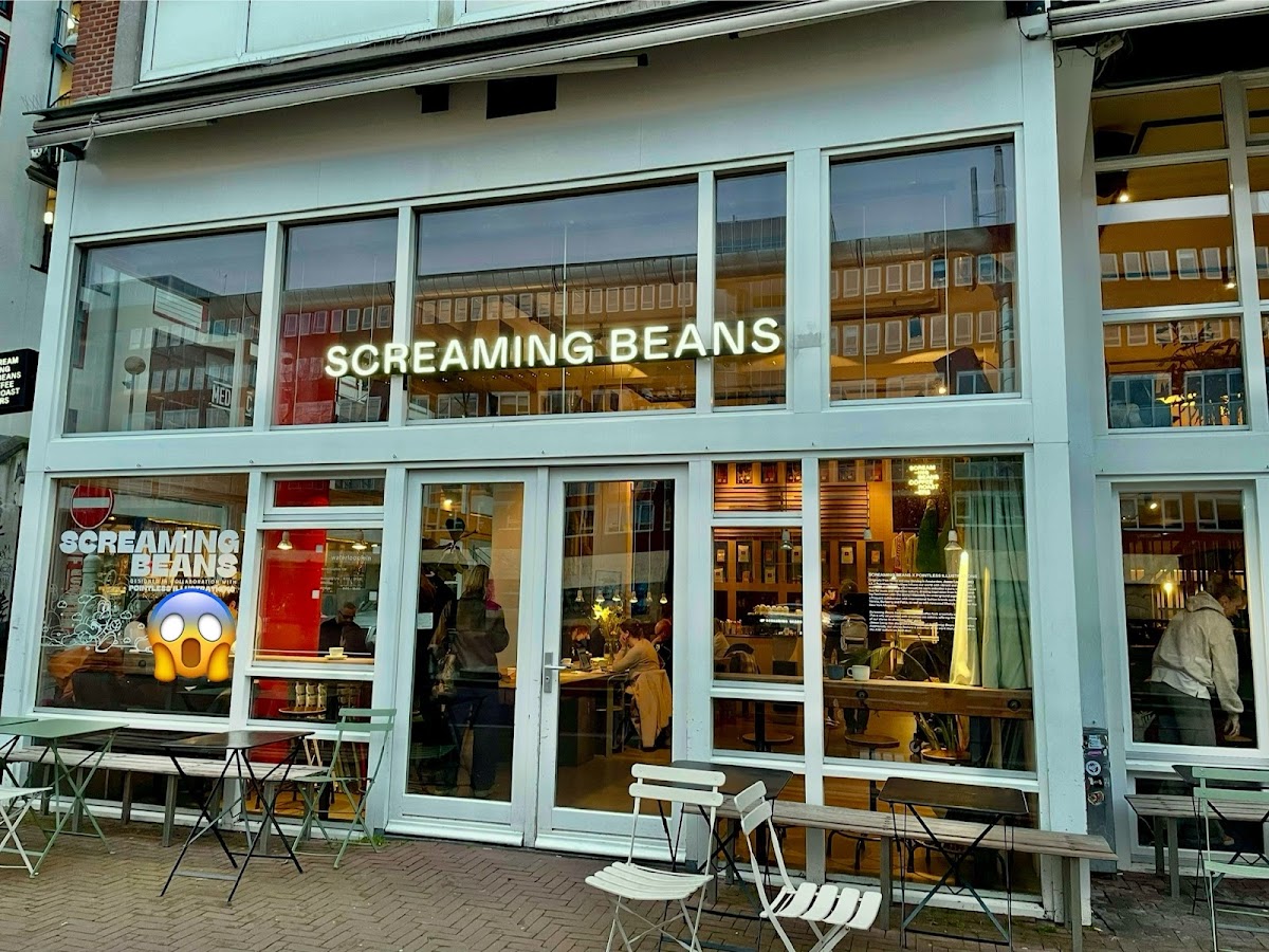 Screaming Beans interior