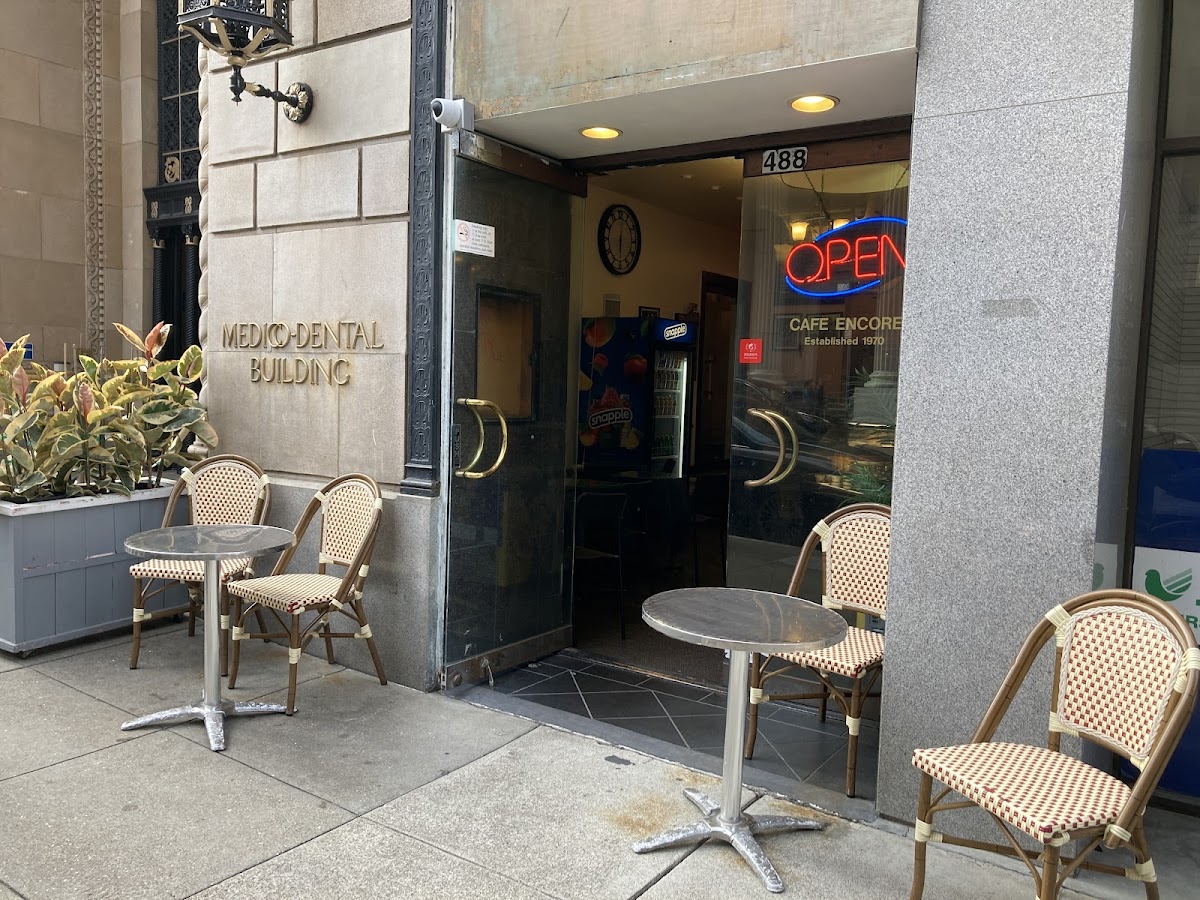 Cafe Encore: Coffee, Breakfast, and Lunch Delights interior