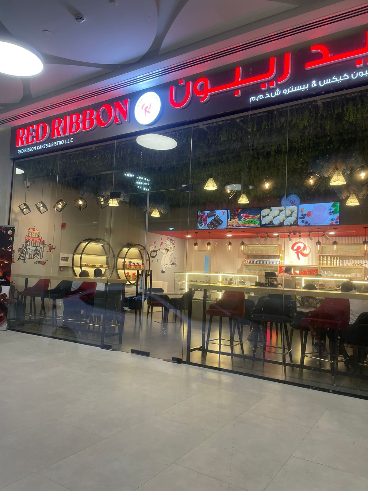Red Ribbon Cakes & Bistro interior