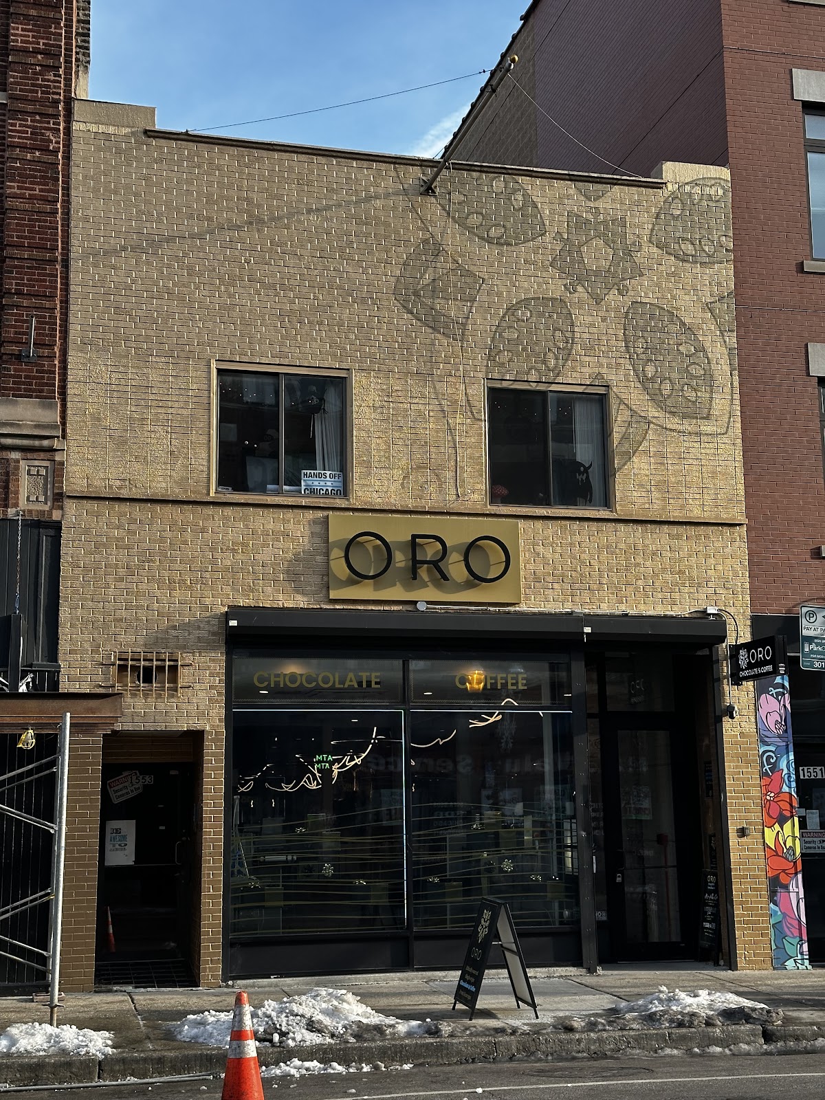 Oro Chocolate & Coffee interior