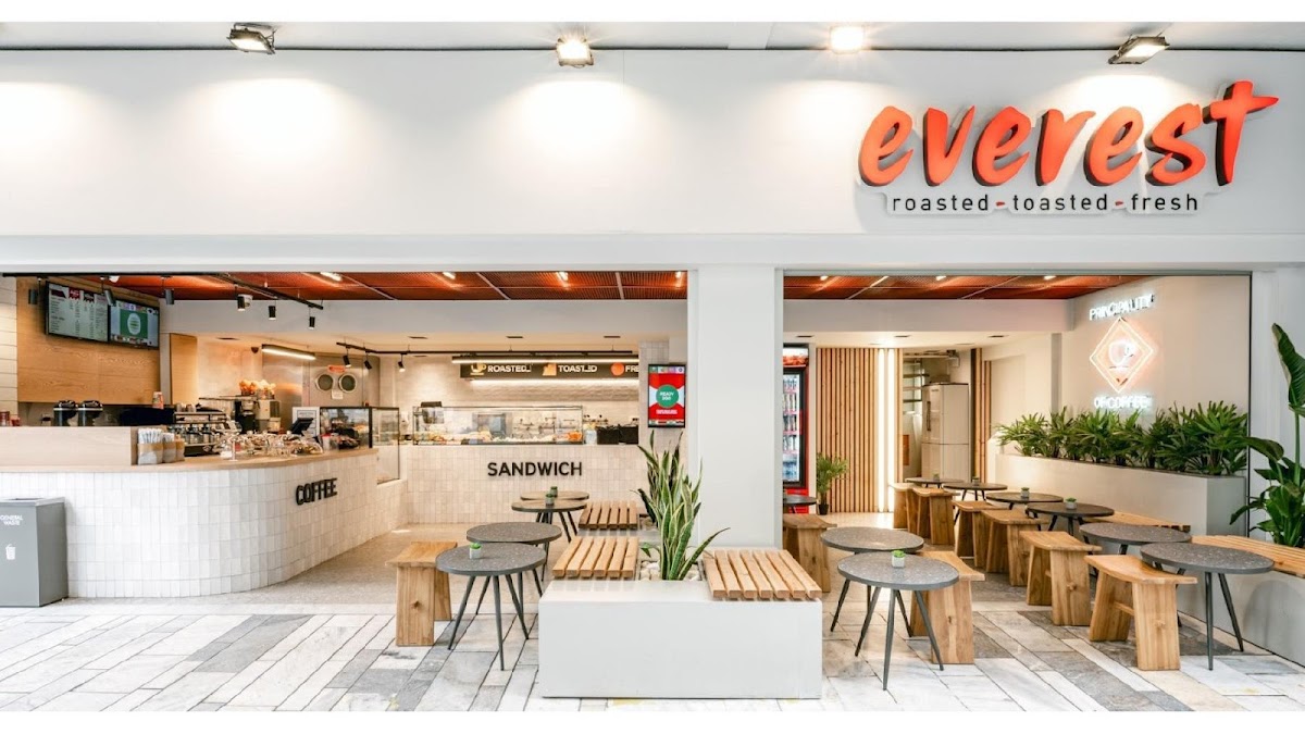 Everest Γουδί interior