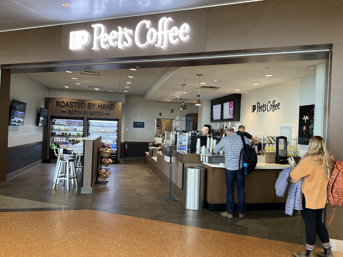 Peet's Coffee and Tea interior
