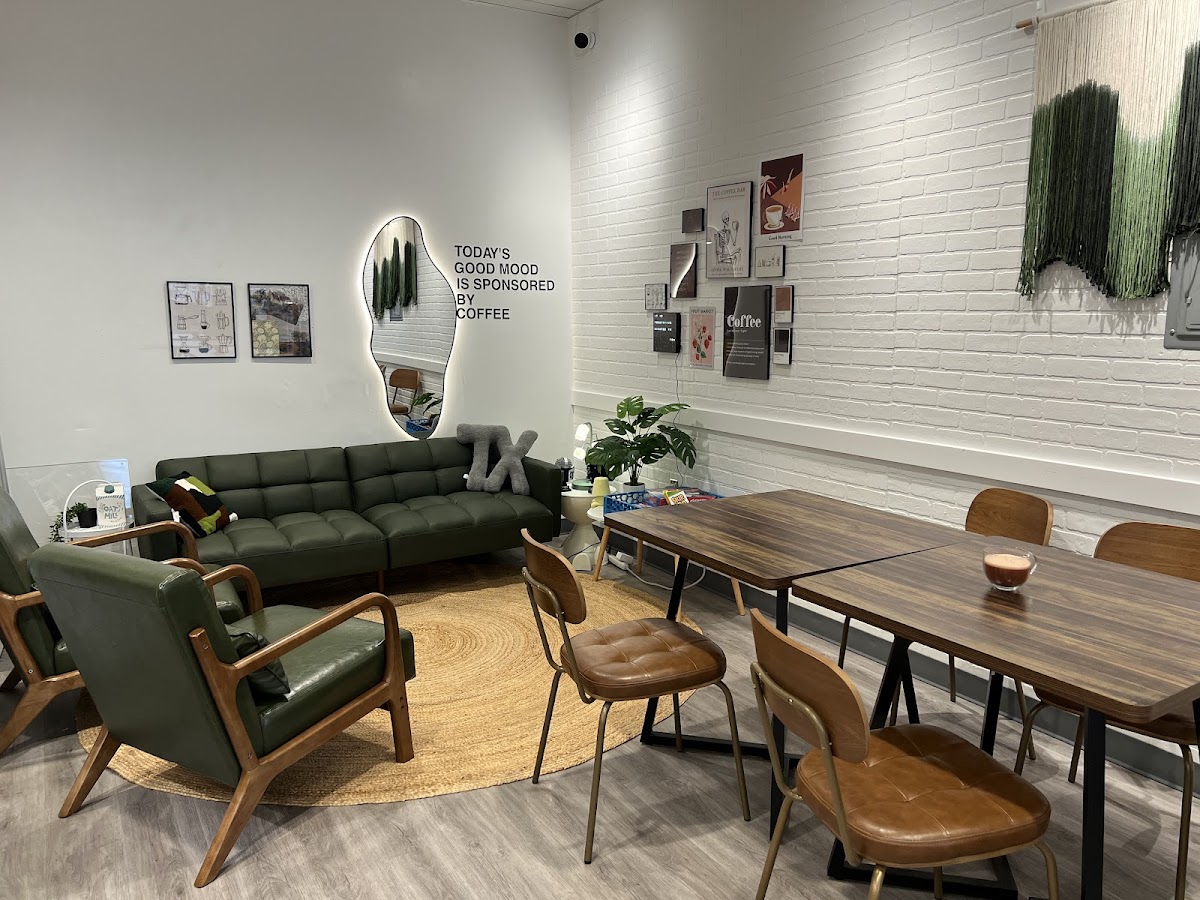 Beans & Berries | Coffee, Drinks, Smoothie & Crepes interior