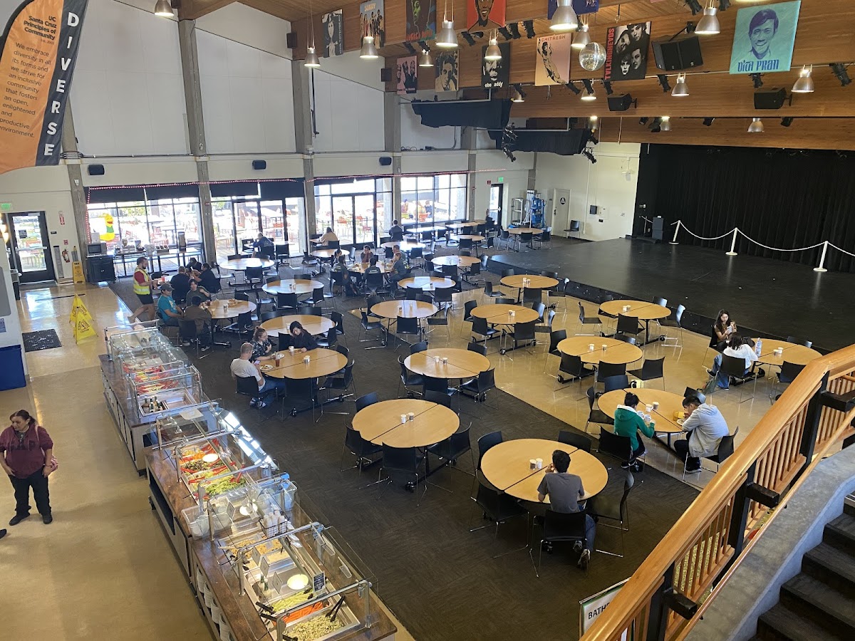 Photo of Porter and Kresge Dining Hall