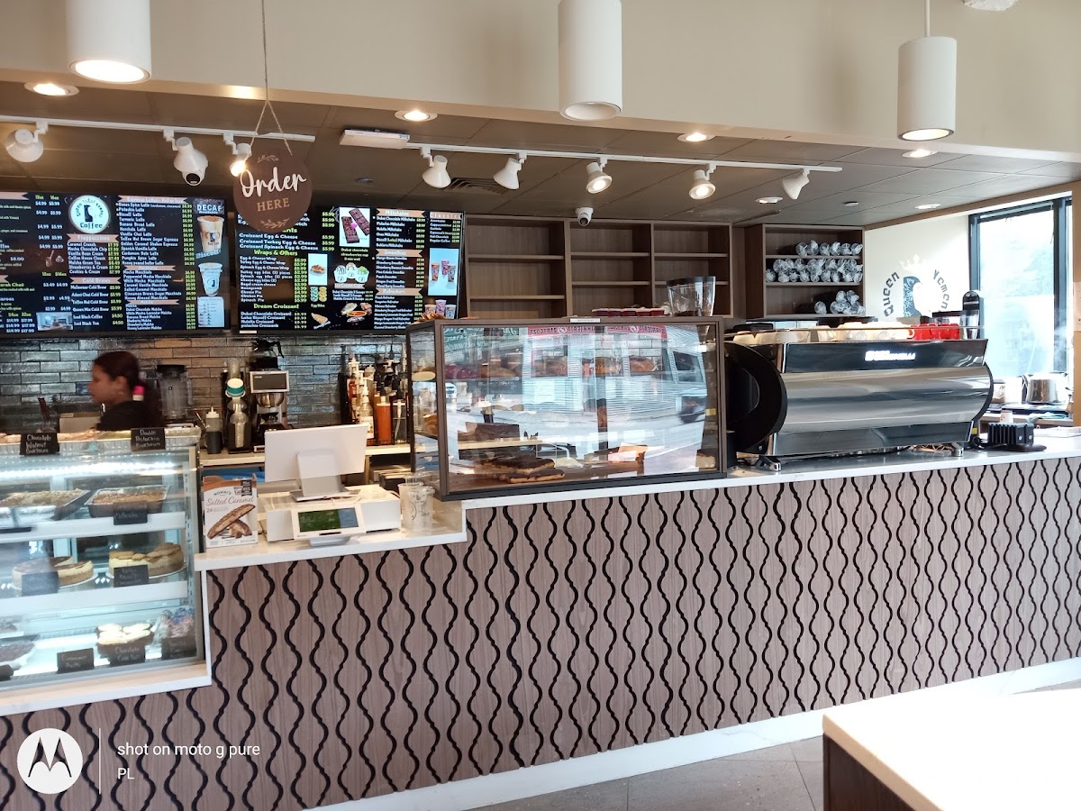 Queen Yemeni Coffee – Uptown interior