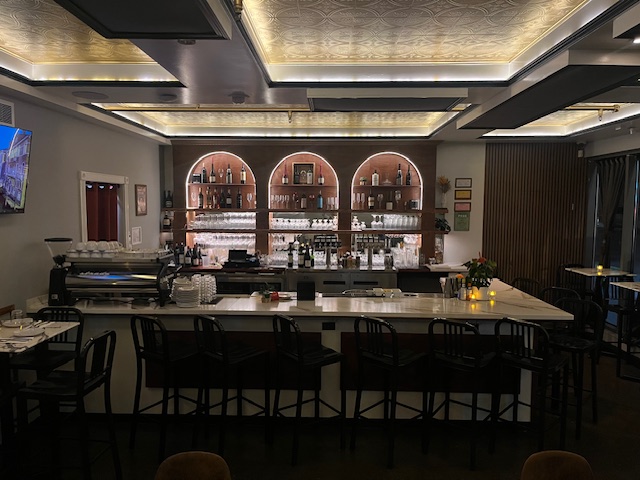 Bar & Bean fusion interior