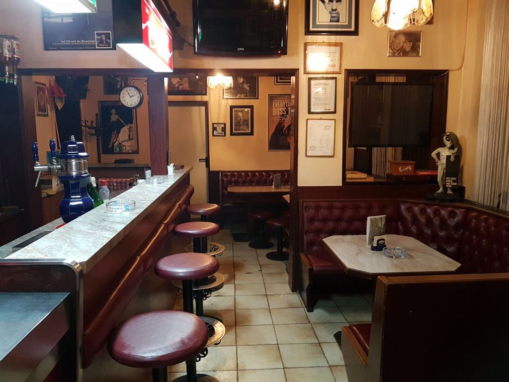 Cafe Tina interior