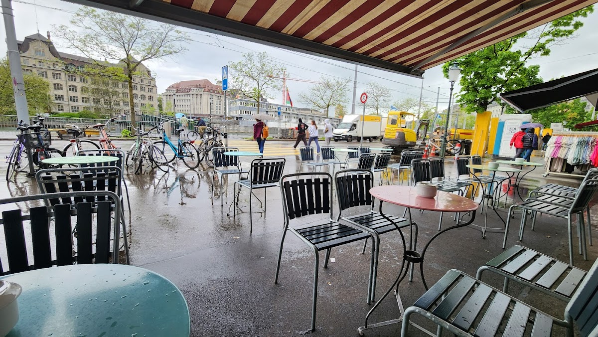 Grande Cafe and Bar interior
