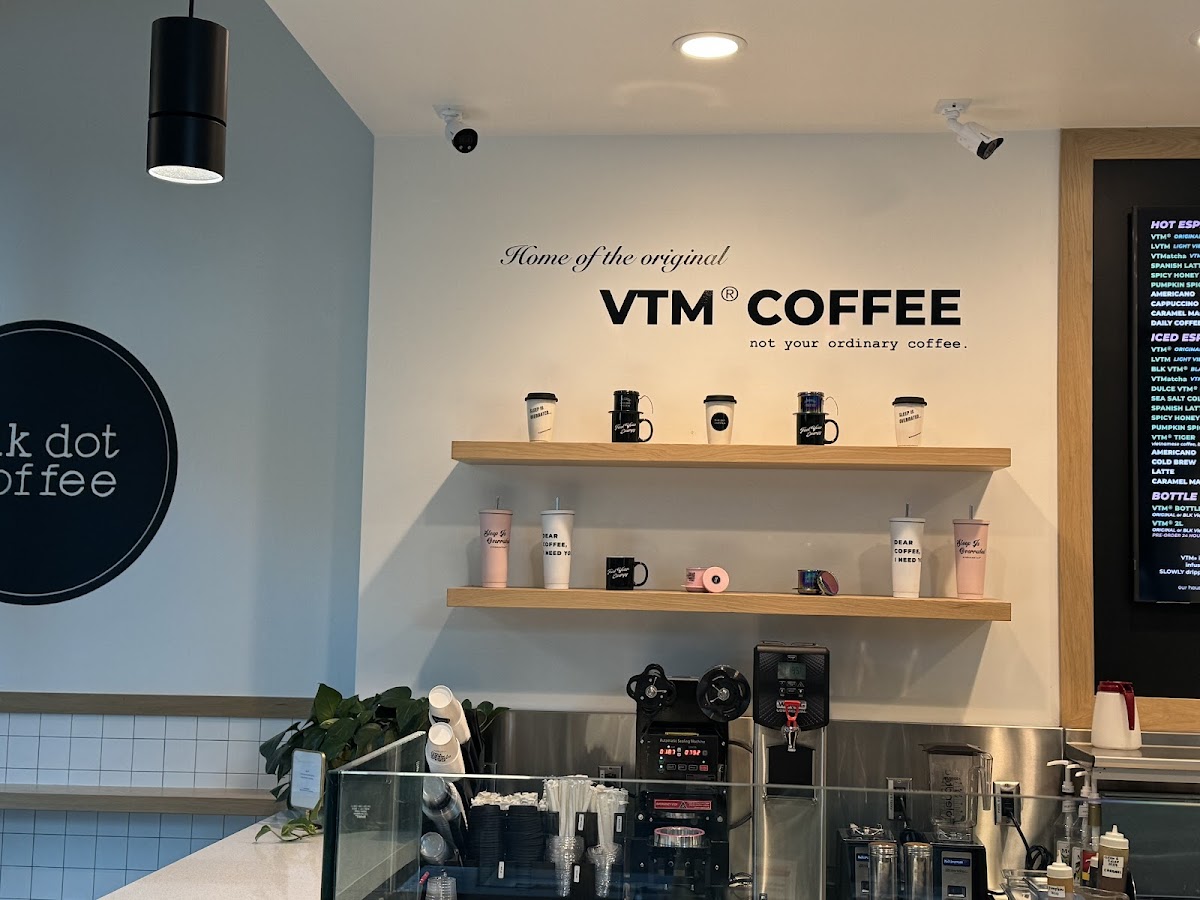 Blk Dot Coffee interior