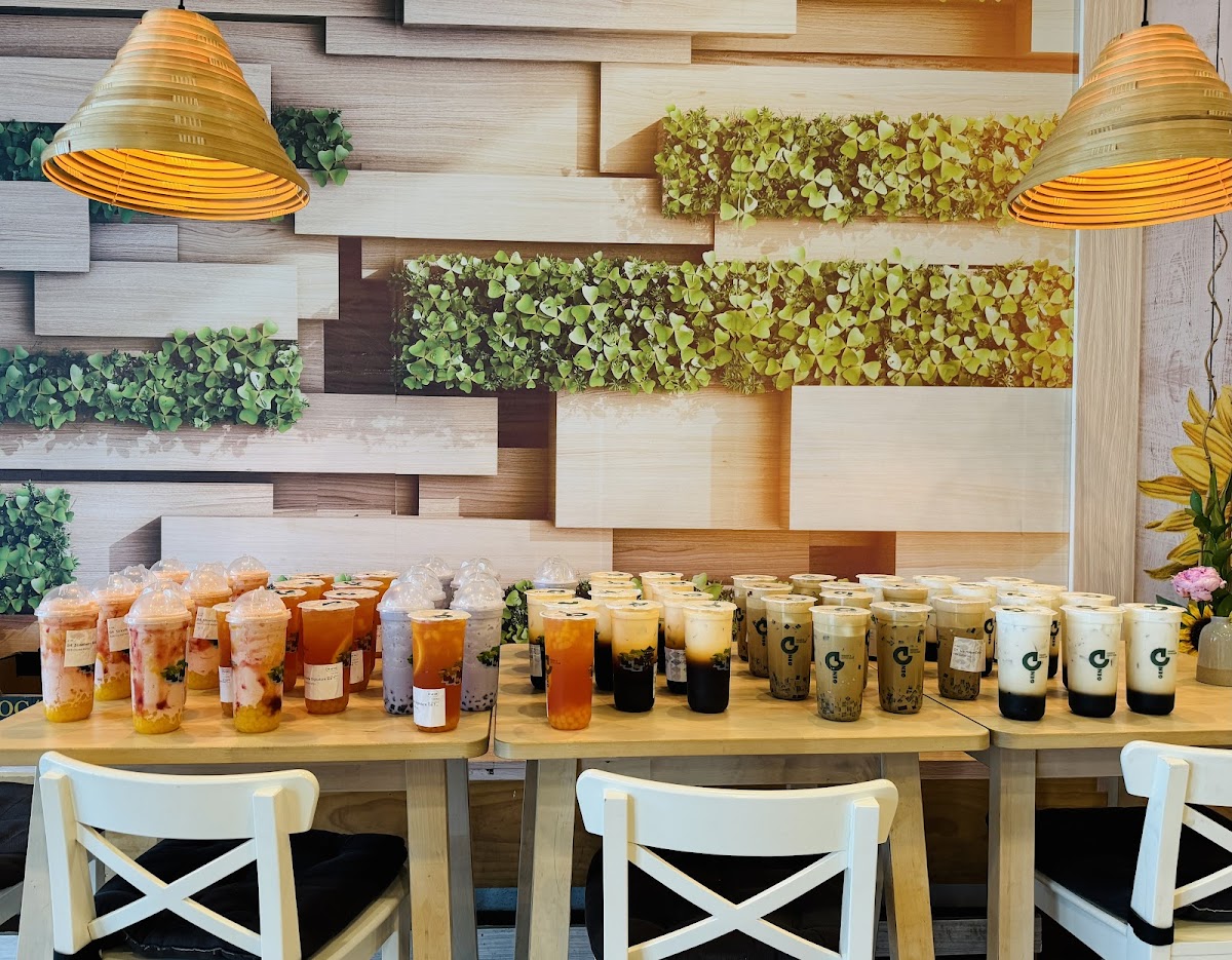 Gen Bobabee & Coffee House interior