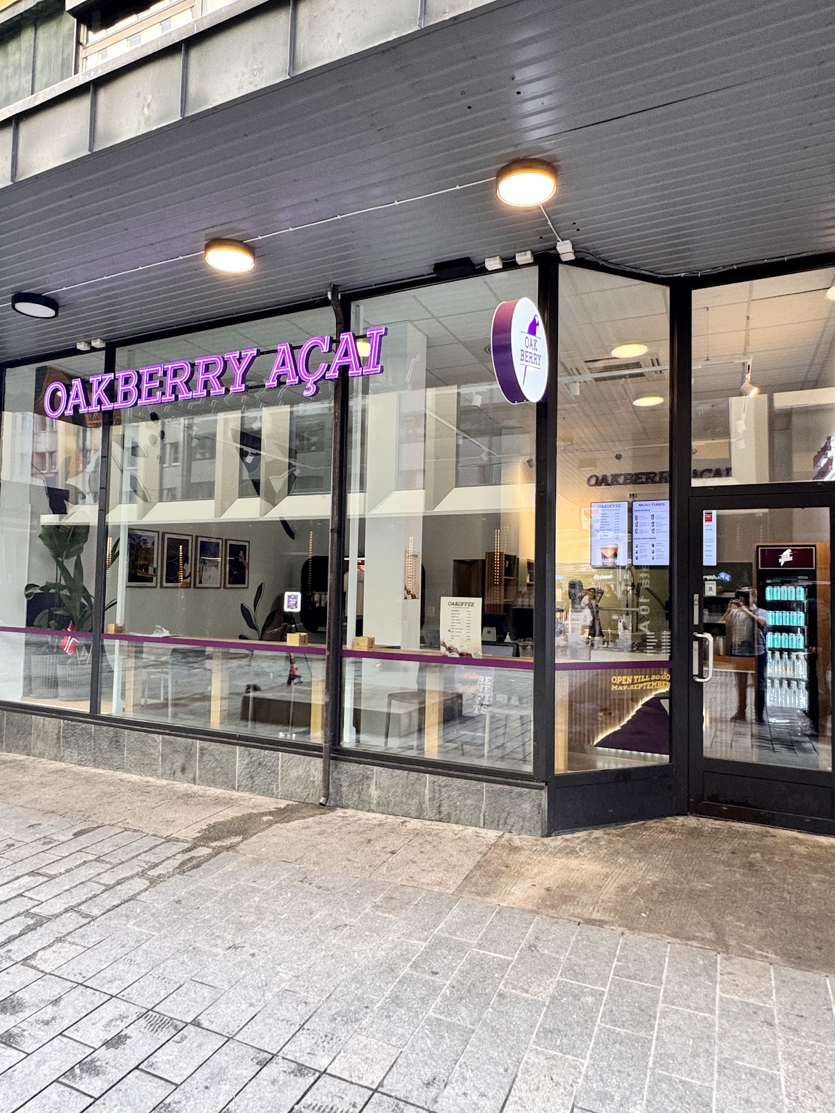 OAKBERRY AÇAÍ STORGATA interior