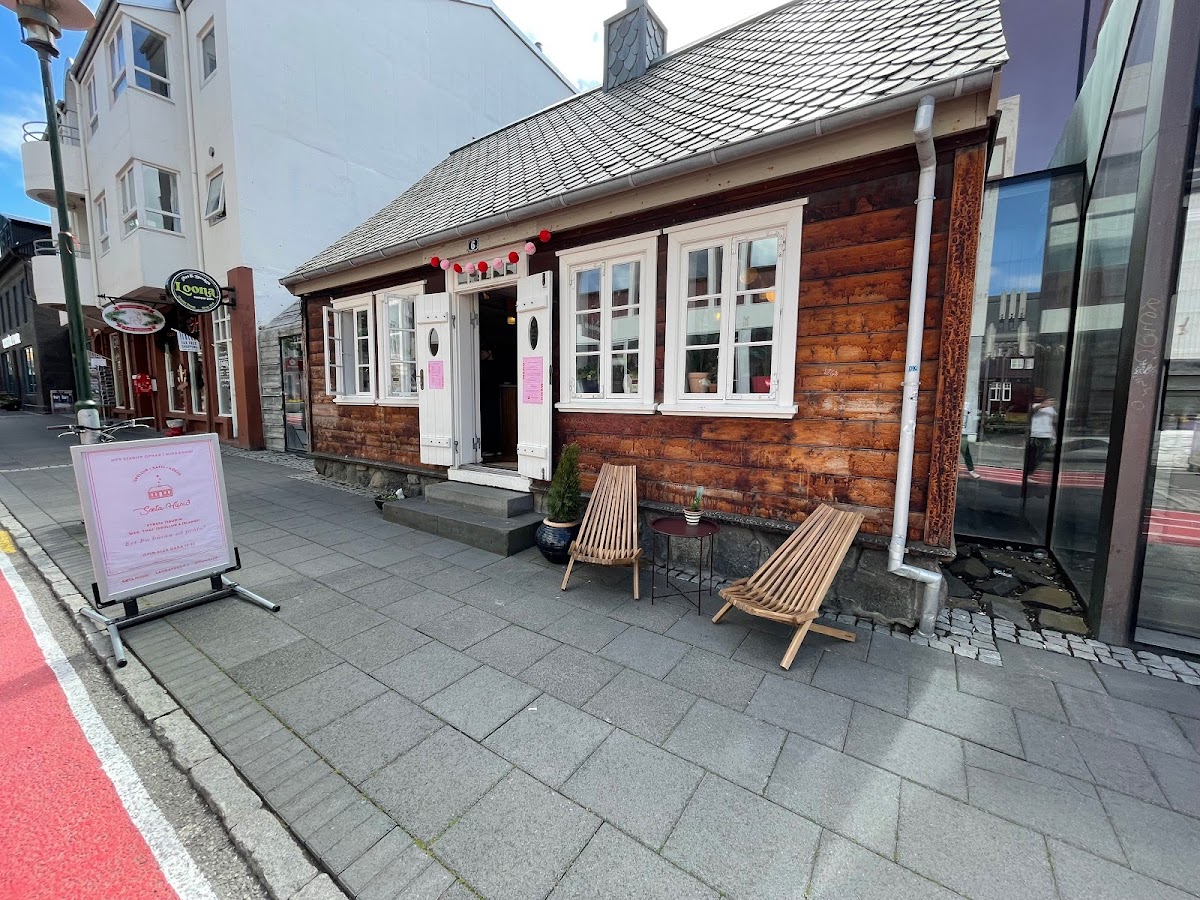Photo of Sæta Húsið
