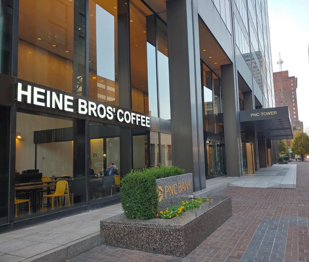 Heine Brothers Coffee interior