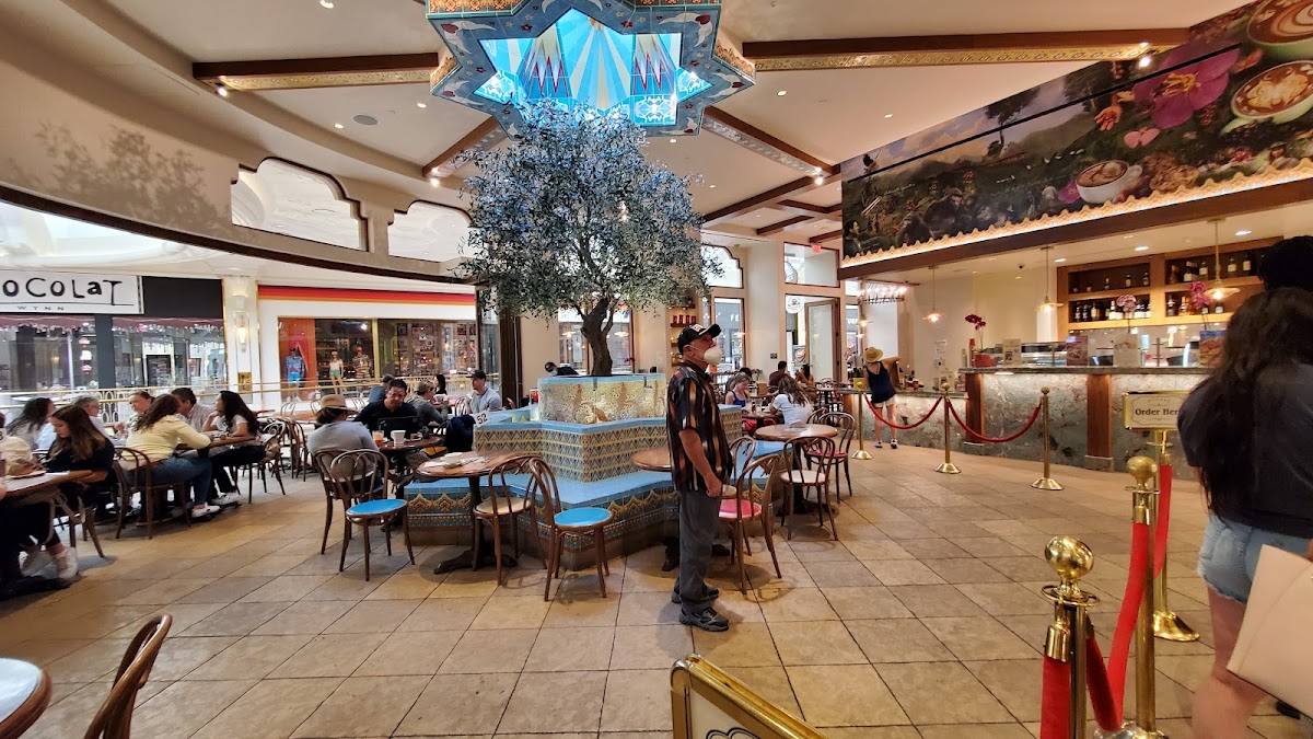 Urth Caffe Wynn Las Vegas interior