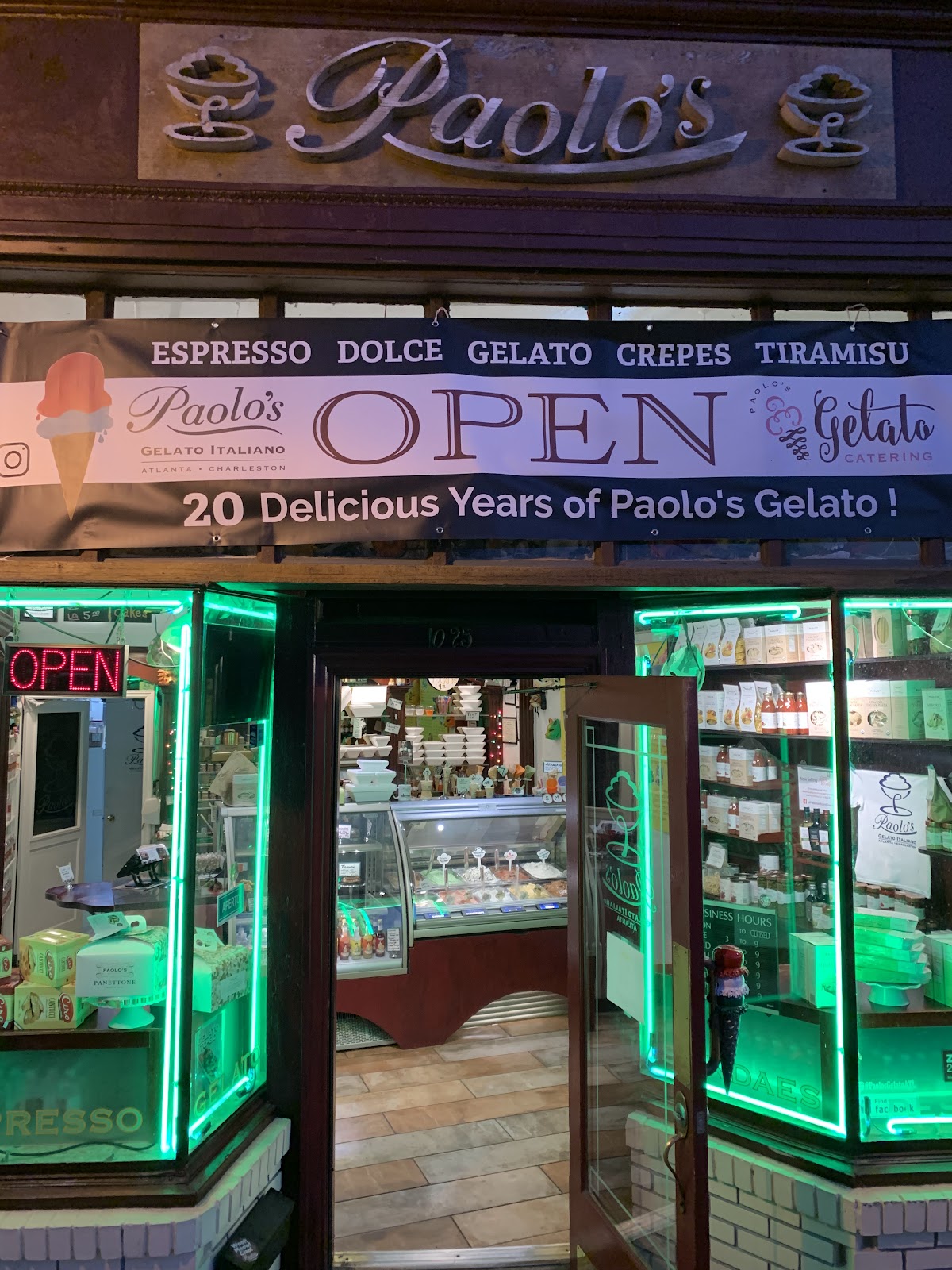 Paolo's Gelato Italiano interior