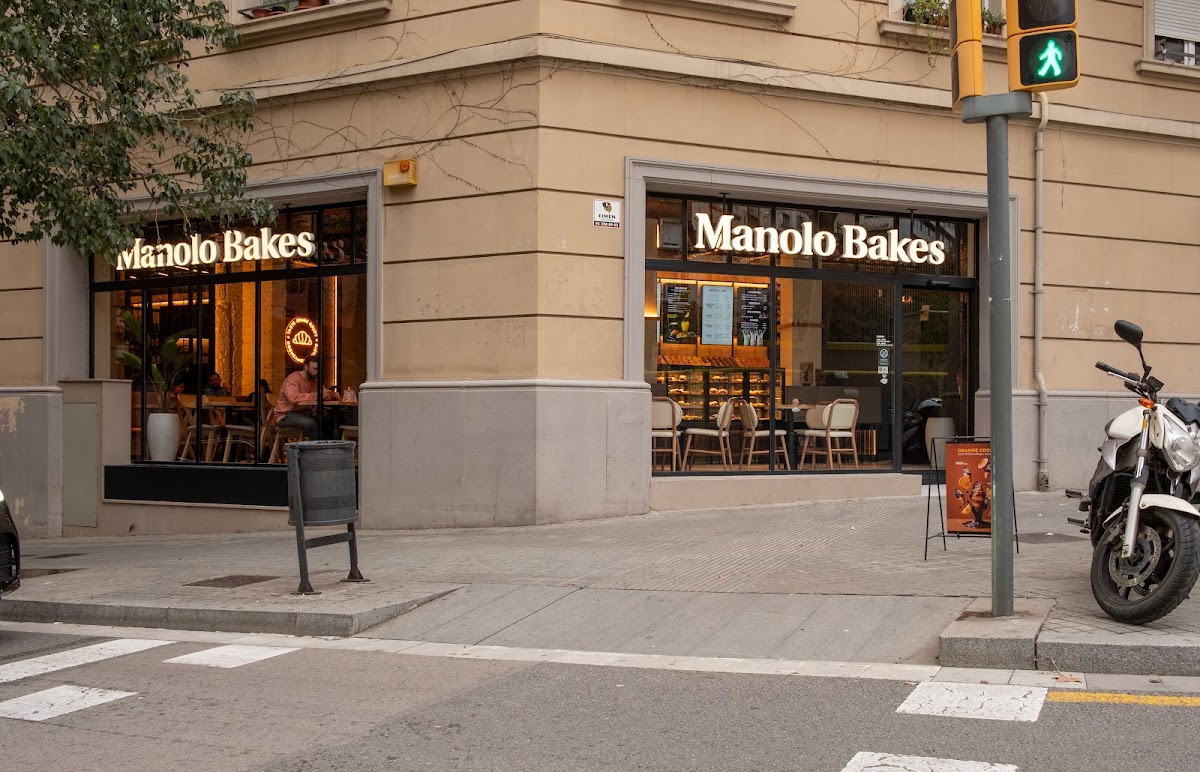 Manolo Bakes interior