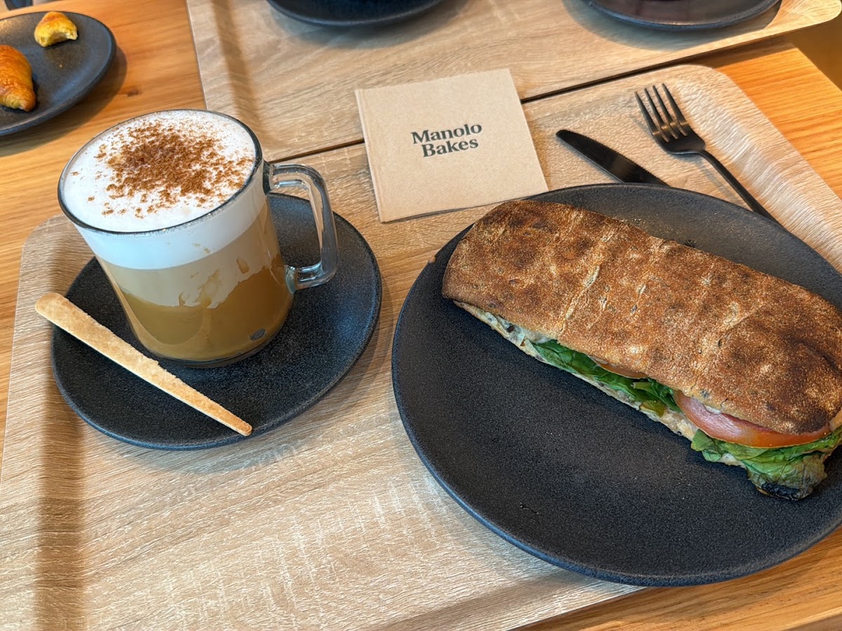 Photo of Manolo Bakes