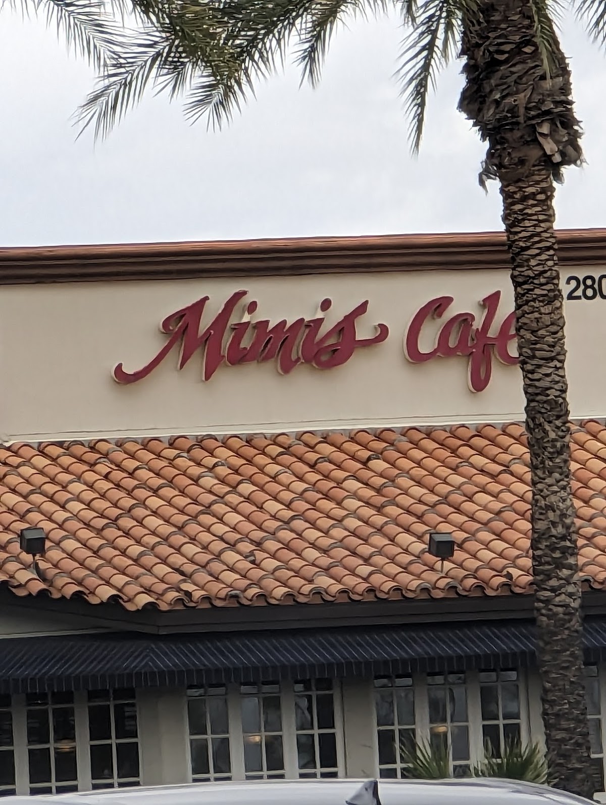 Mimi's Cafe interior