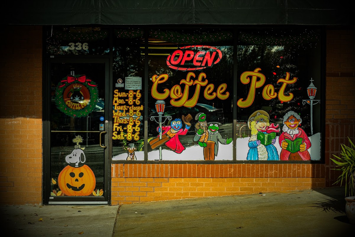 The Coffee Pot interior