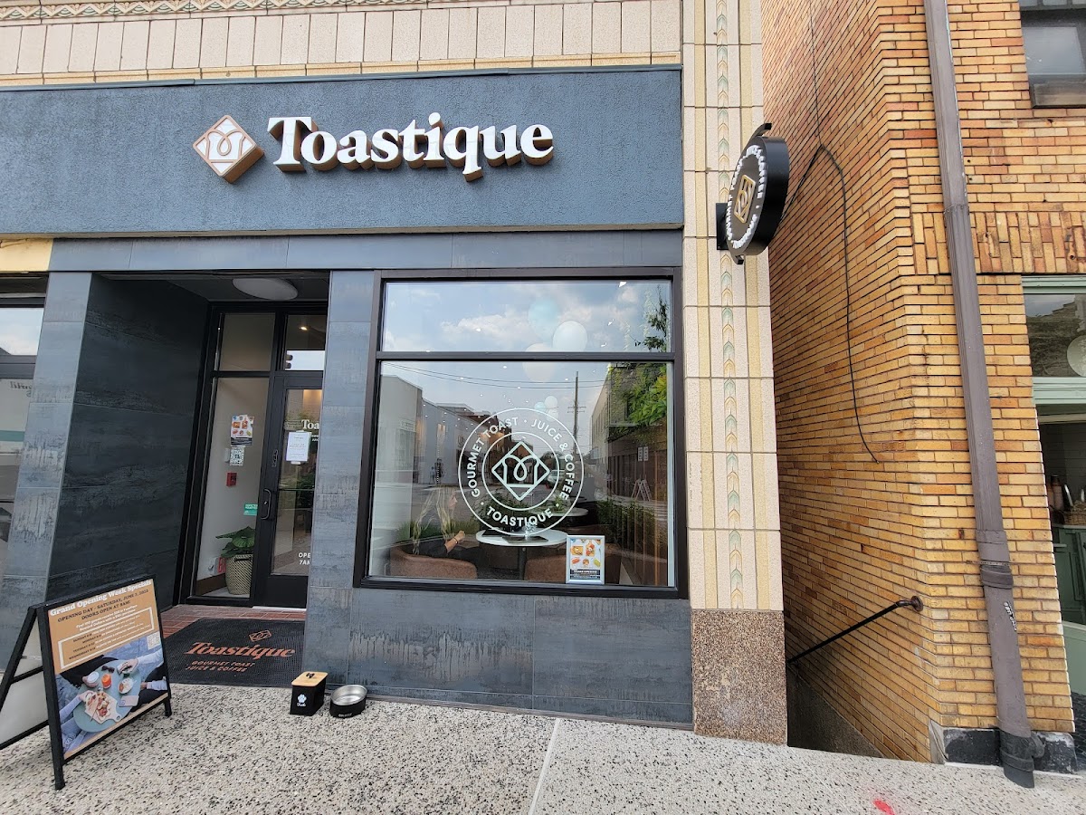 Toastique interior