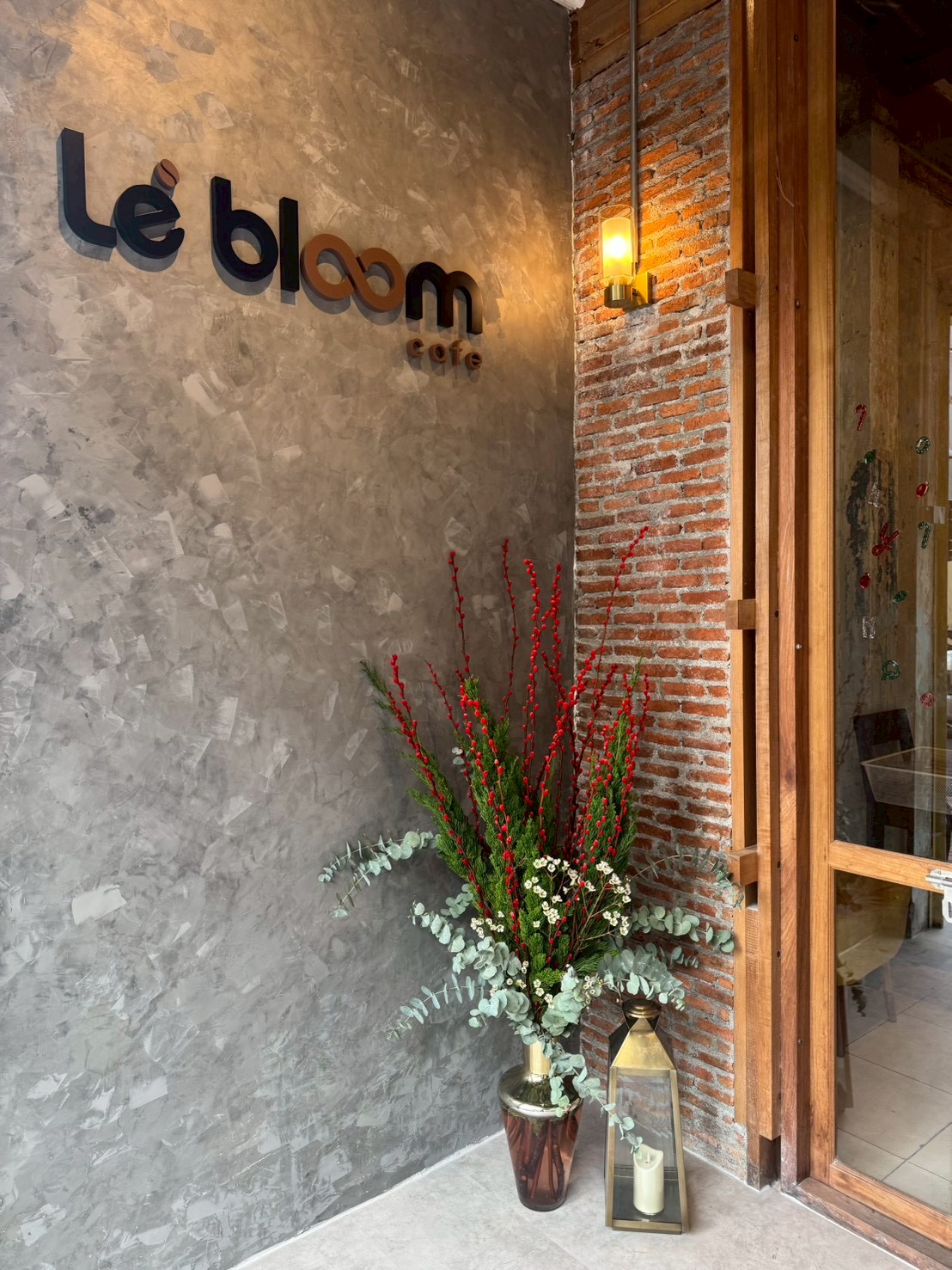 Le’ Bloom cafe interior