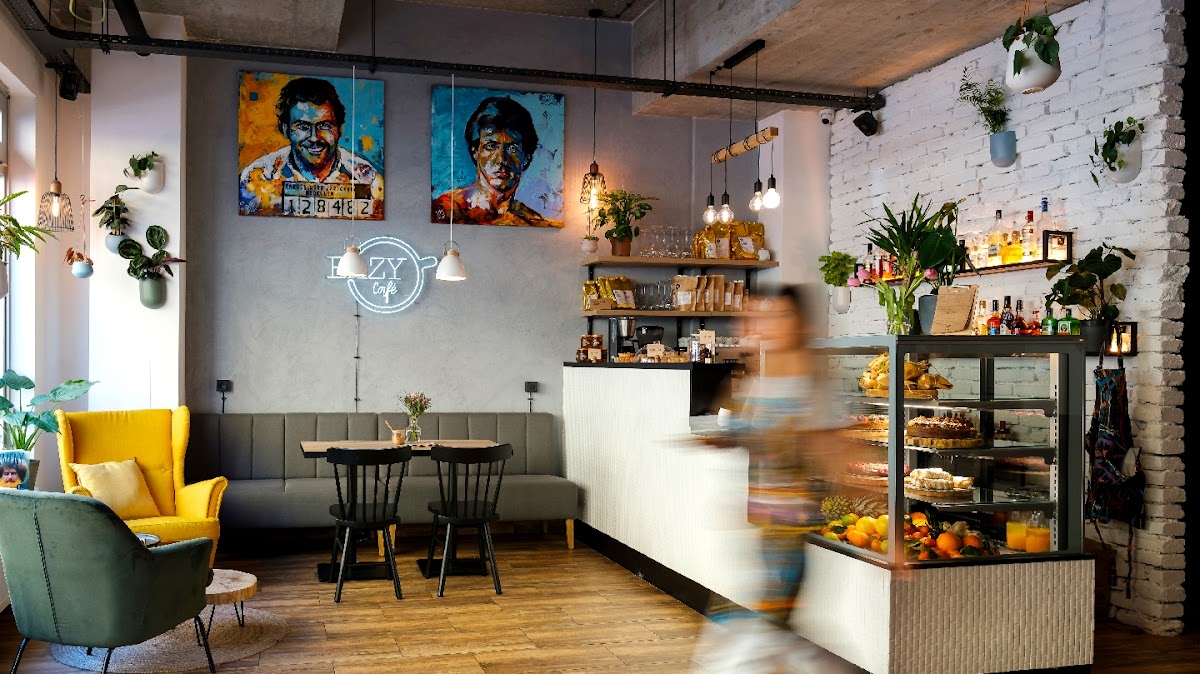 Eazy Café interior