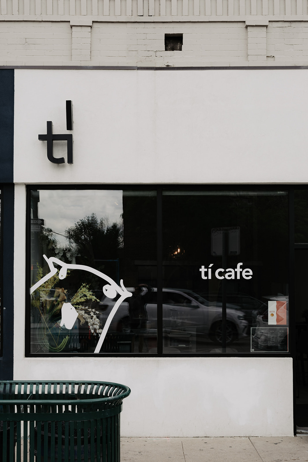 Tí Cafe interior