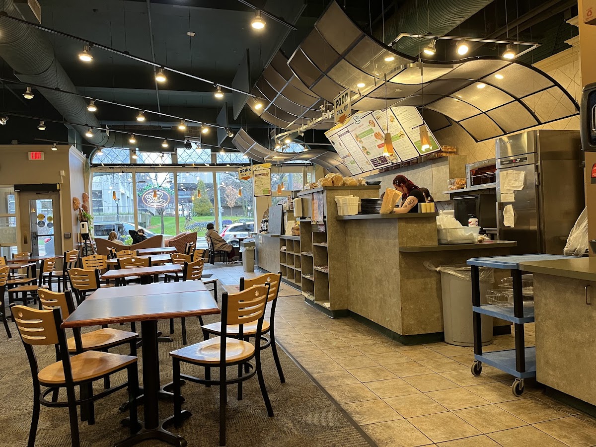 Cafe Ah-Roma interior