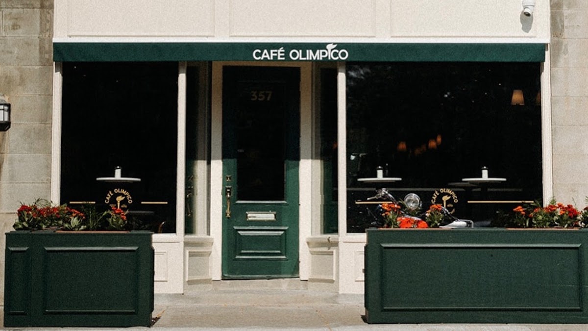 Café Olimpico - Westmount interior