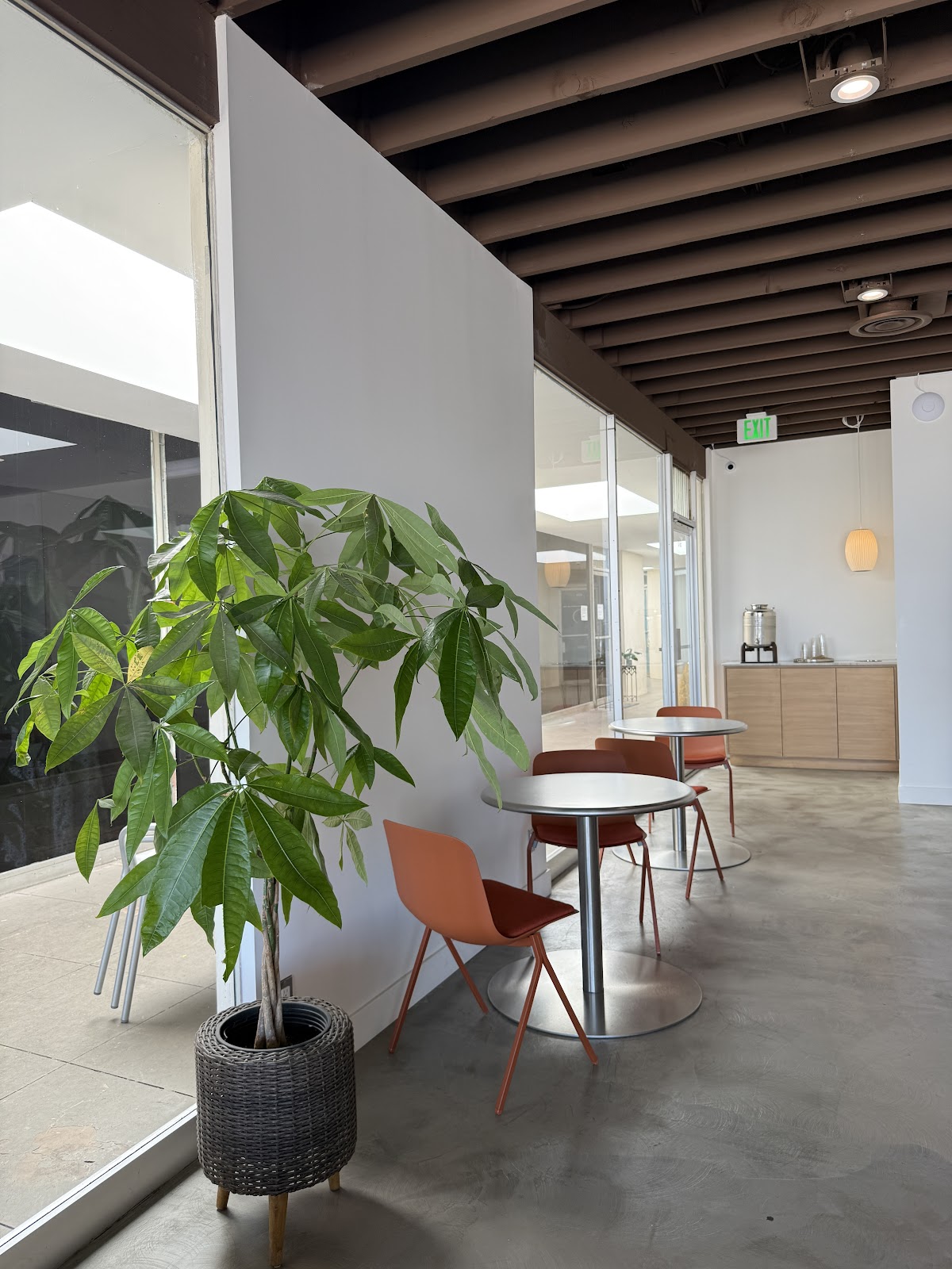 pouryou coffee interior