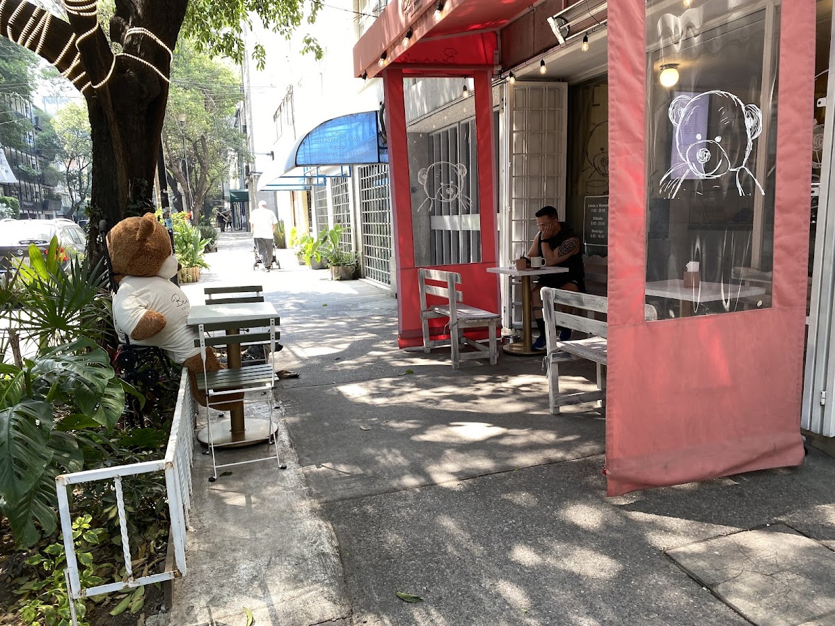 Beary’s Coffee Shop interior