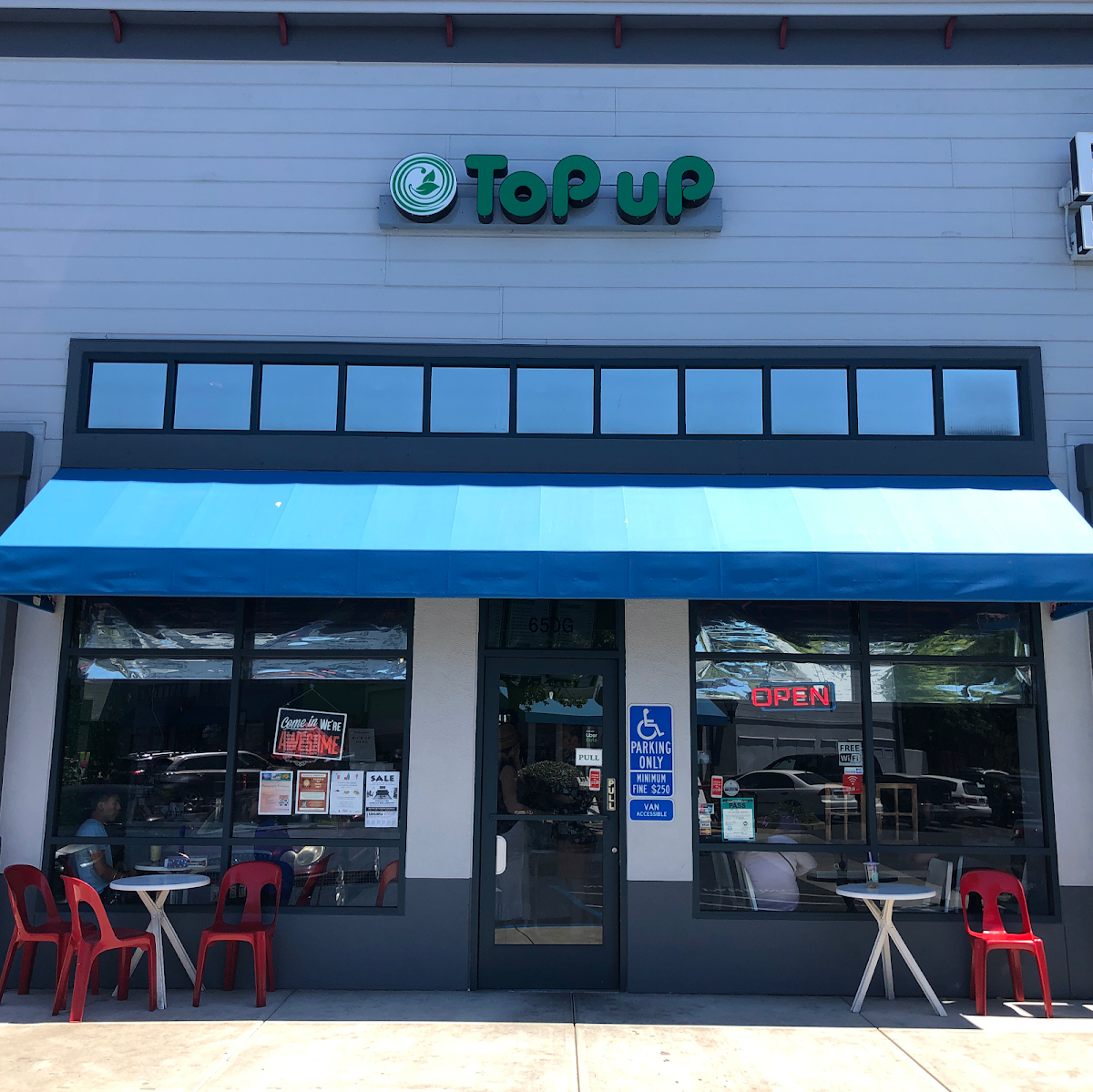 Top Up Tea interior