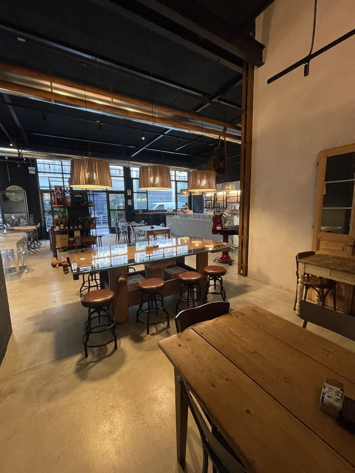 Pucci - Food & Drink interior