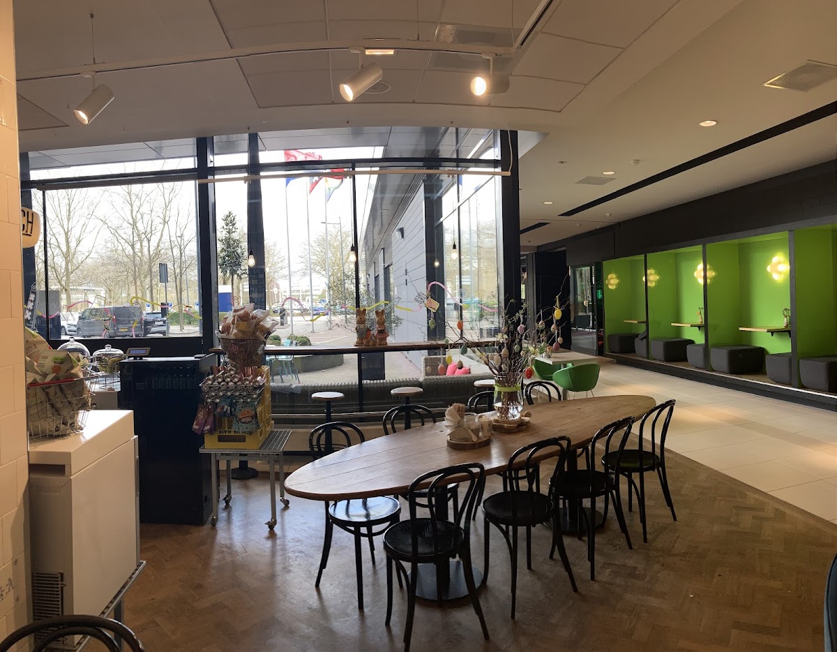 STACH Food interior