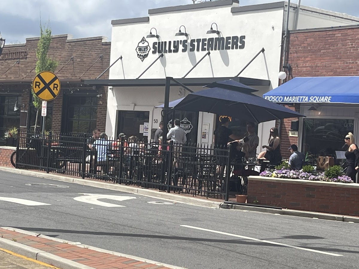 Sully's Steamers interior