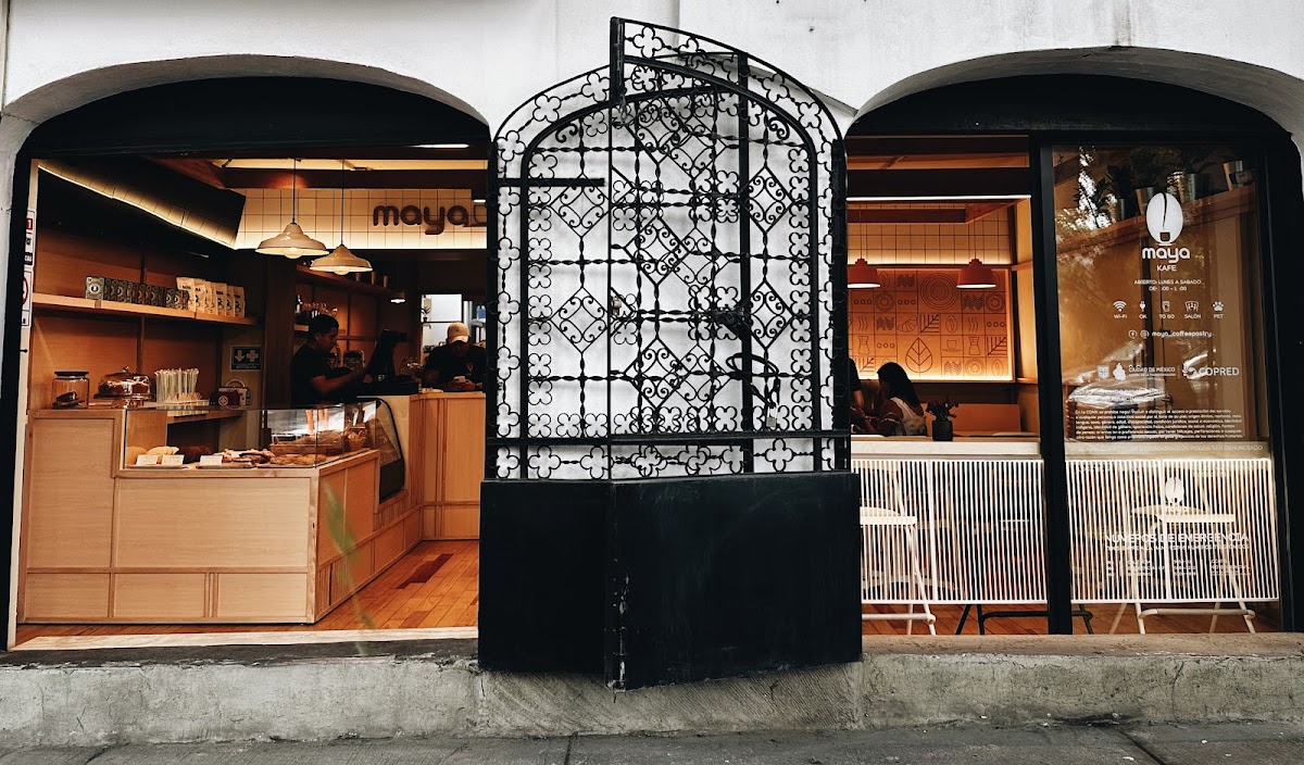 MAYA KAFE interior