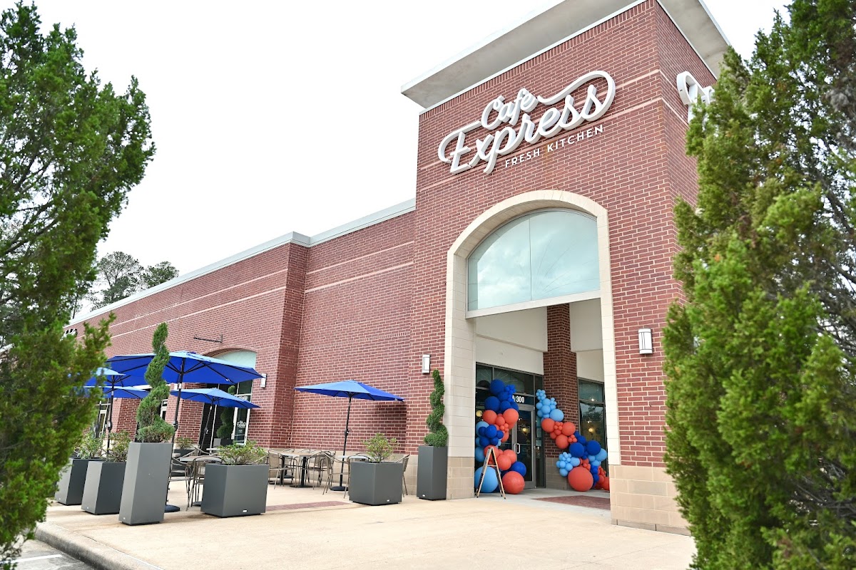 Cafe Express The Woodlands interior
