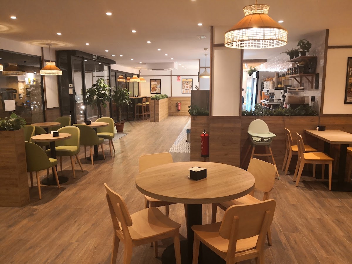 Vivari Cafetería & Restaurante | Guinardó interior
