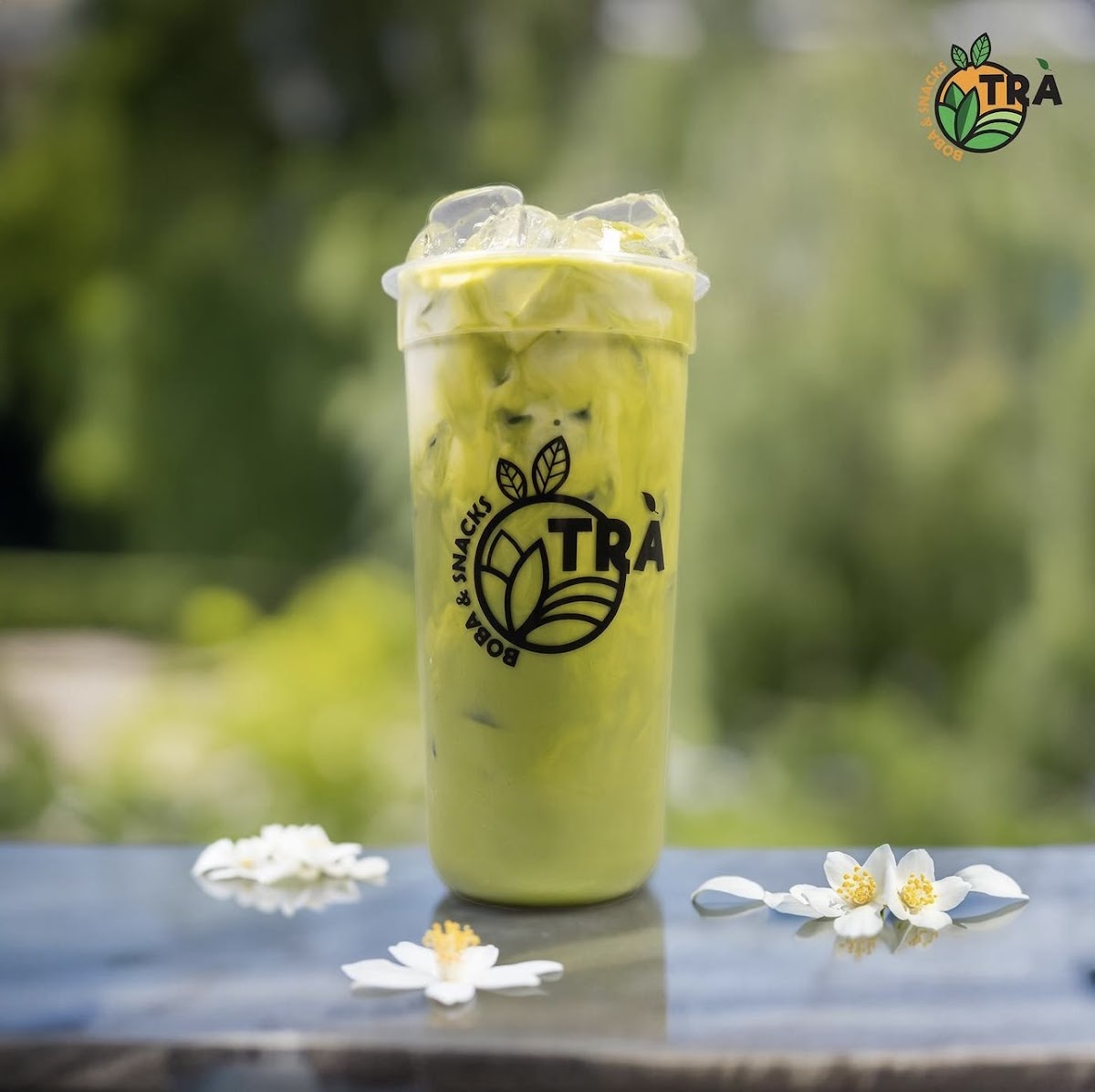 TRA Boba & Snack interior