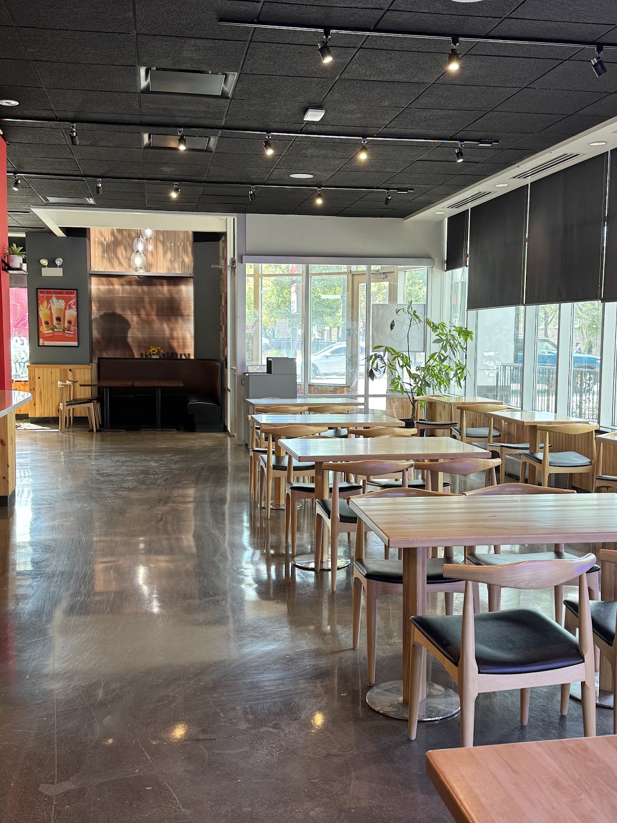 Kung Fu Tea Wicker Park interior