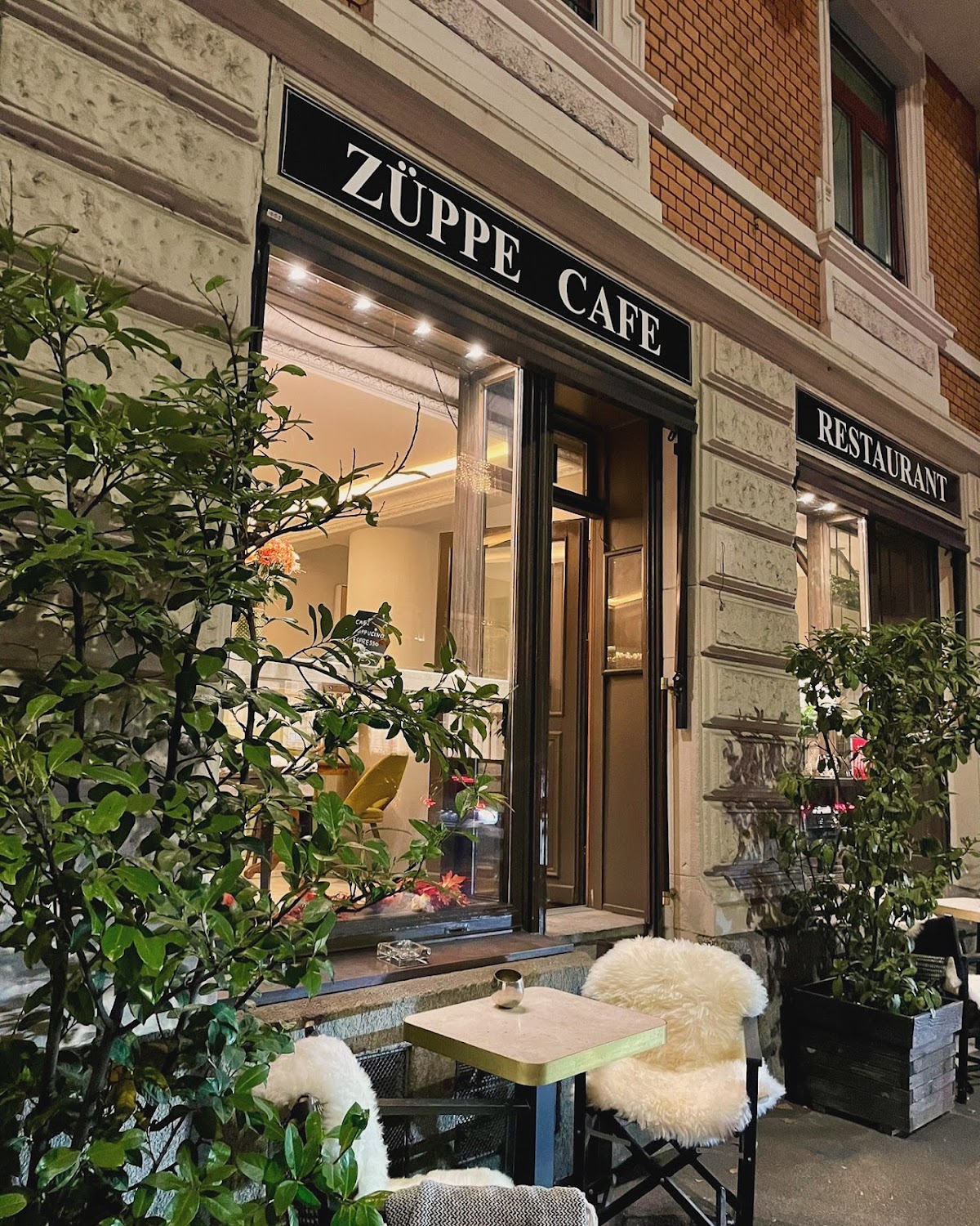 Züppe Cafe interior