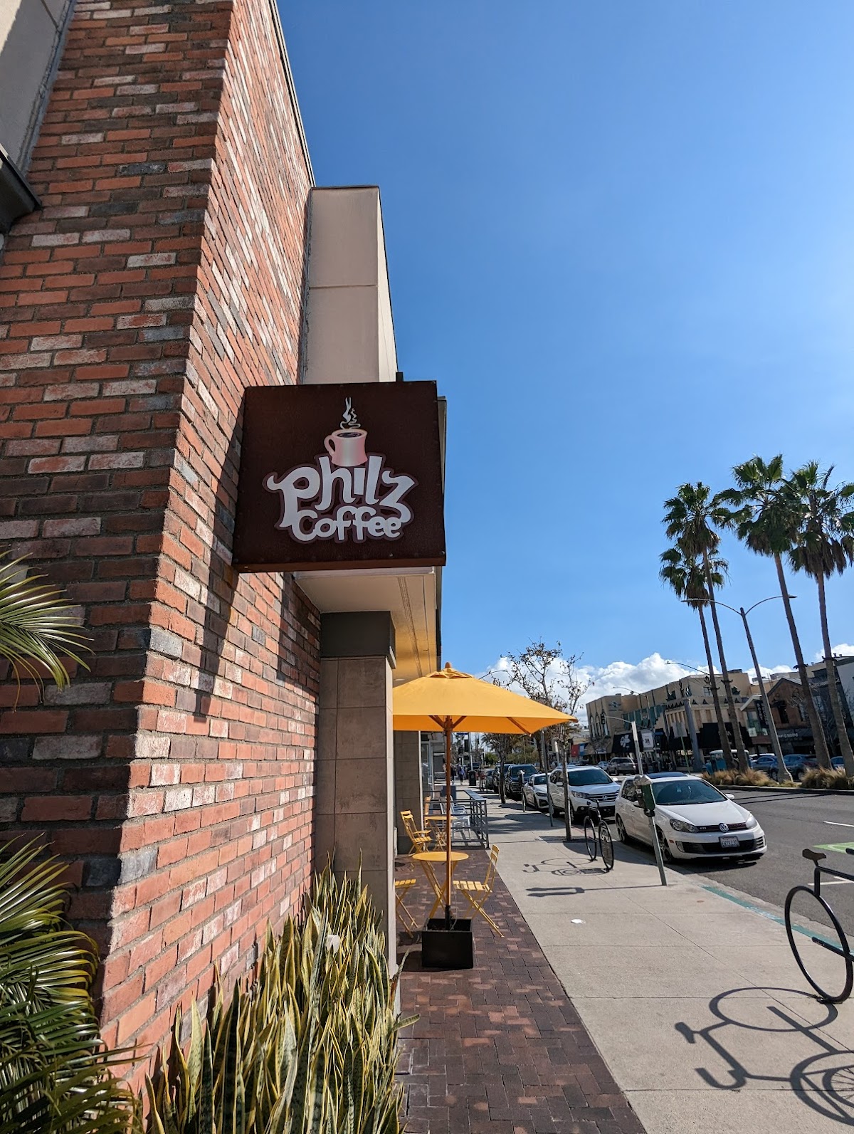 Philz Coffee interior