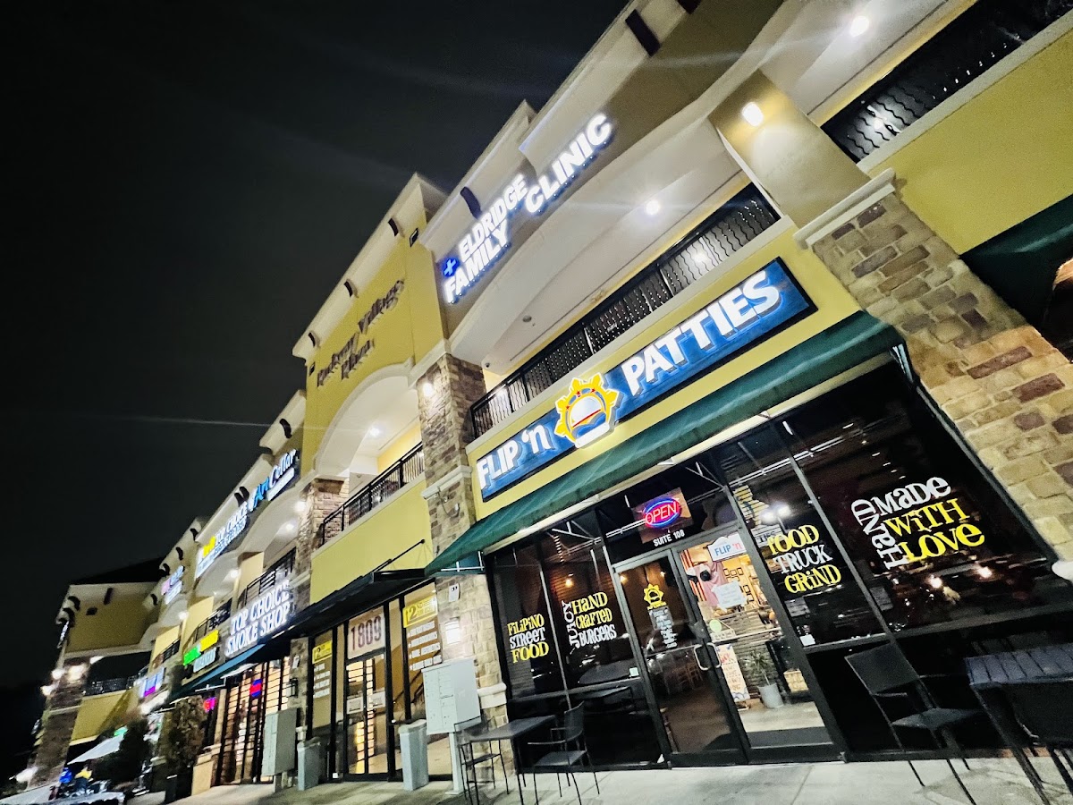 Flip 'n Patties interior