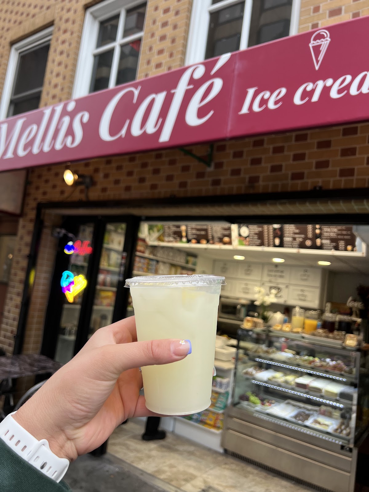 Mellis Cafe interior