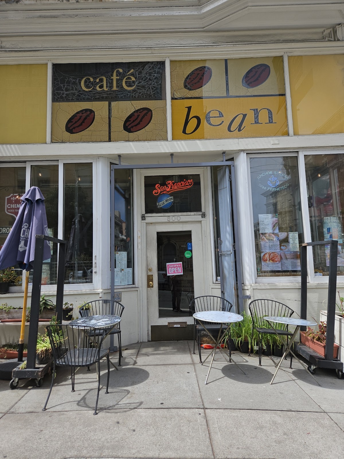 Cafe Bean interior
