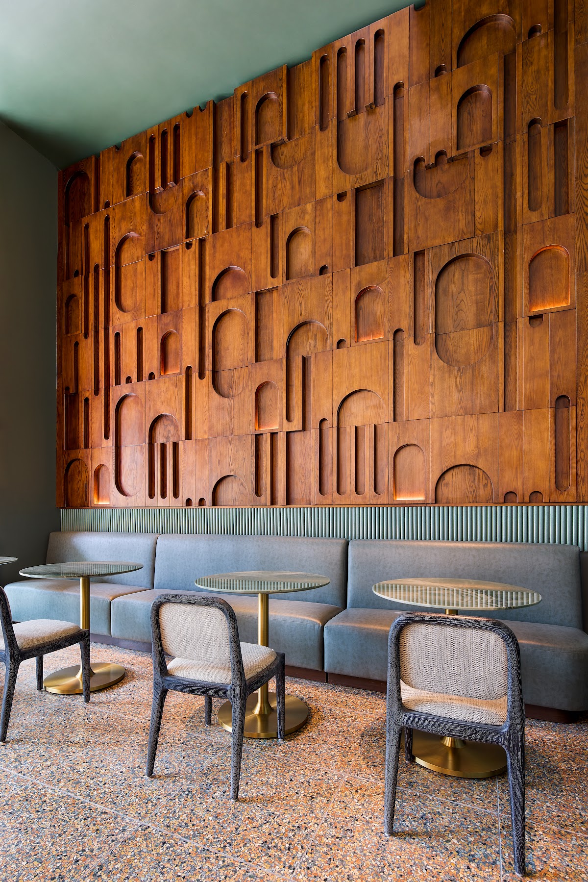 2nd & Roast interior