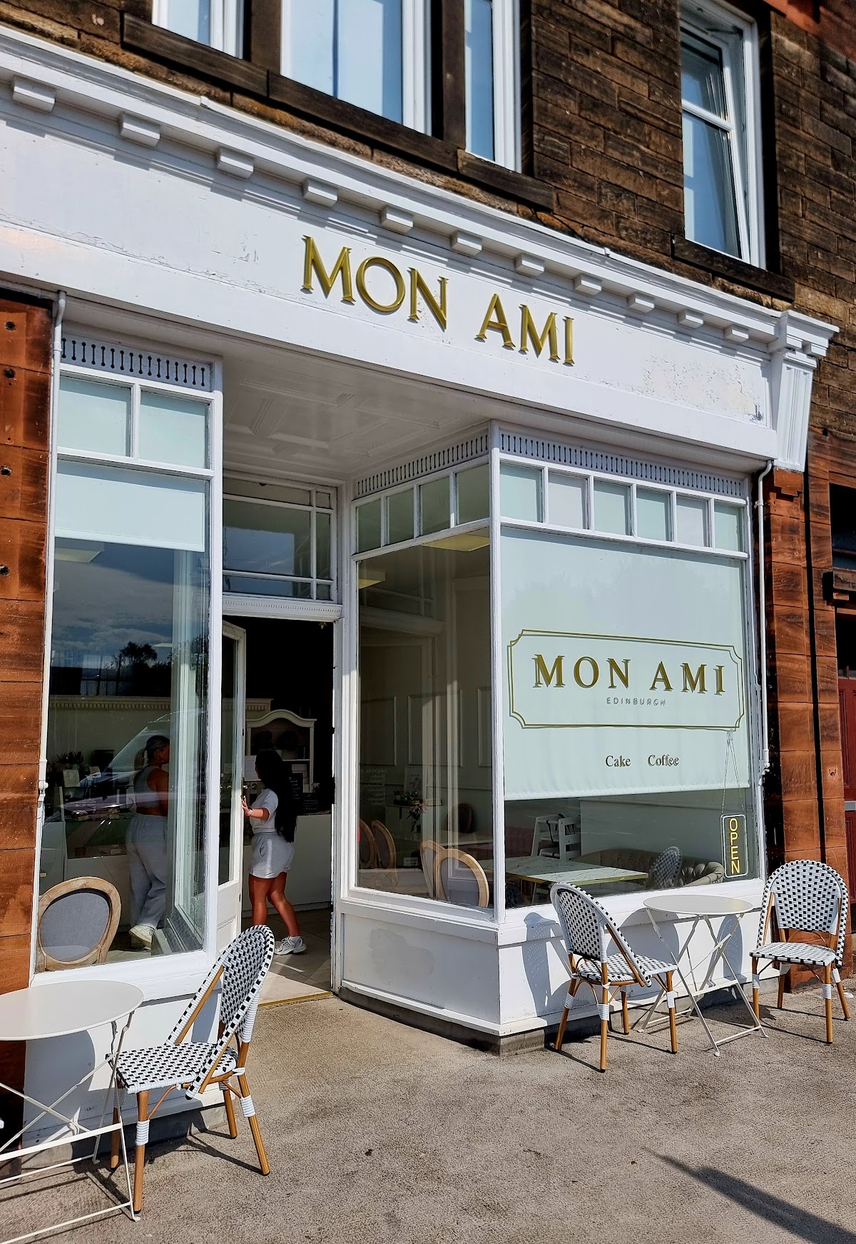 Mon Ami Edinburgh interior