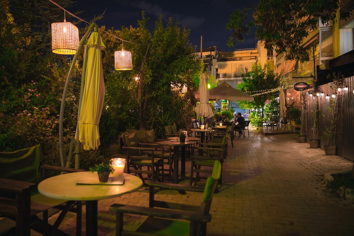 Cafe Papyros interior