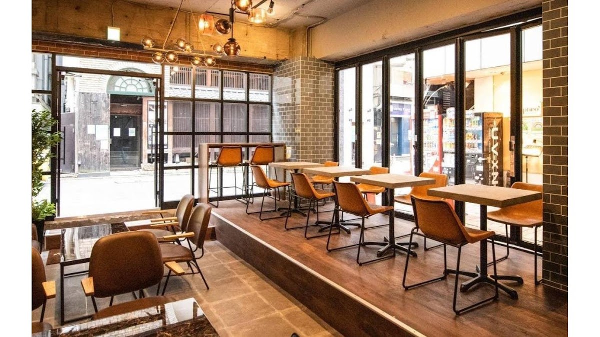 Buzz Cafe by ANELLA 赤坂店 interior